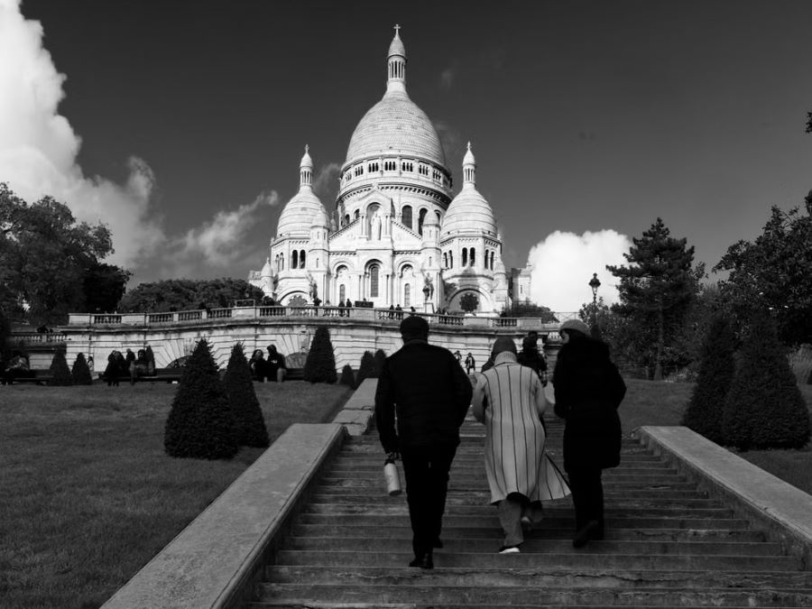 Sacré-Cœur Basilica overlooking Paris